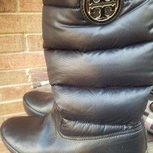 TORY BURCH (PUFFER LEATHER BOOTS)